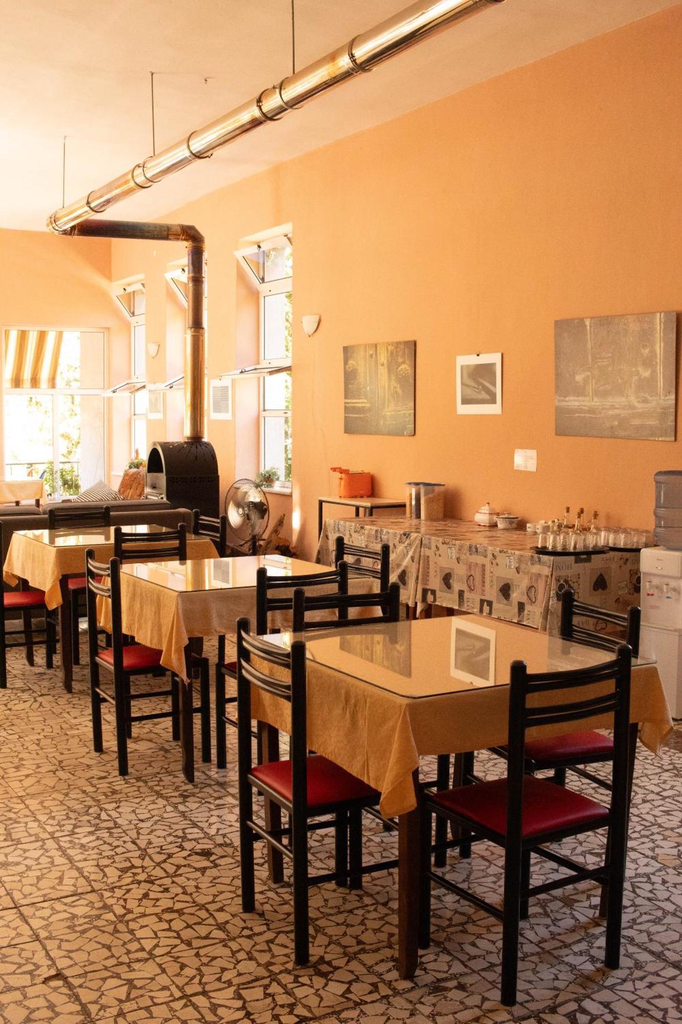 Agroturizem Hotel Vila Franceze Koman Esterno foto