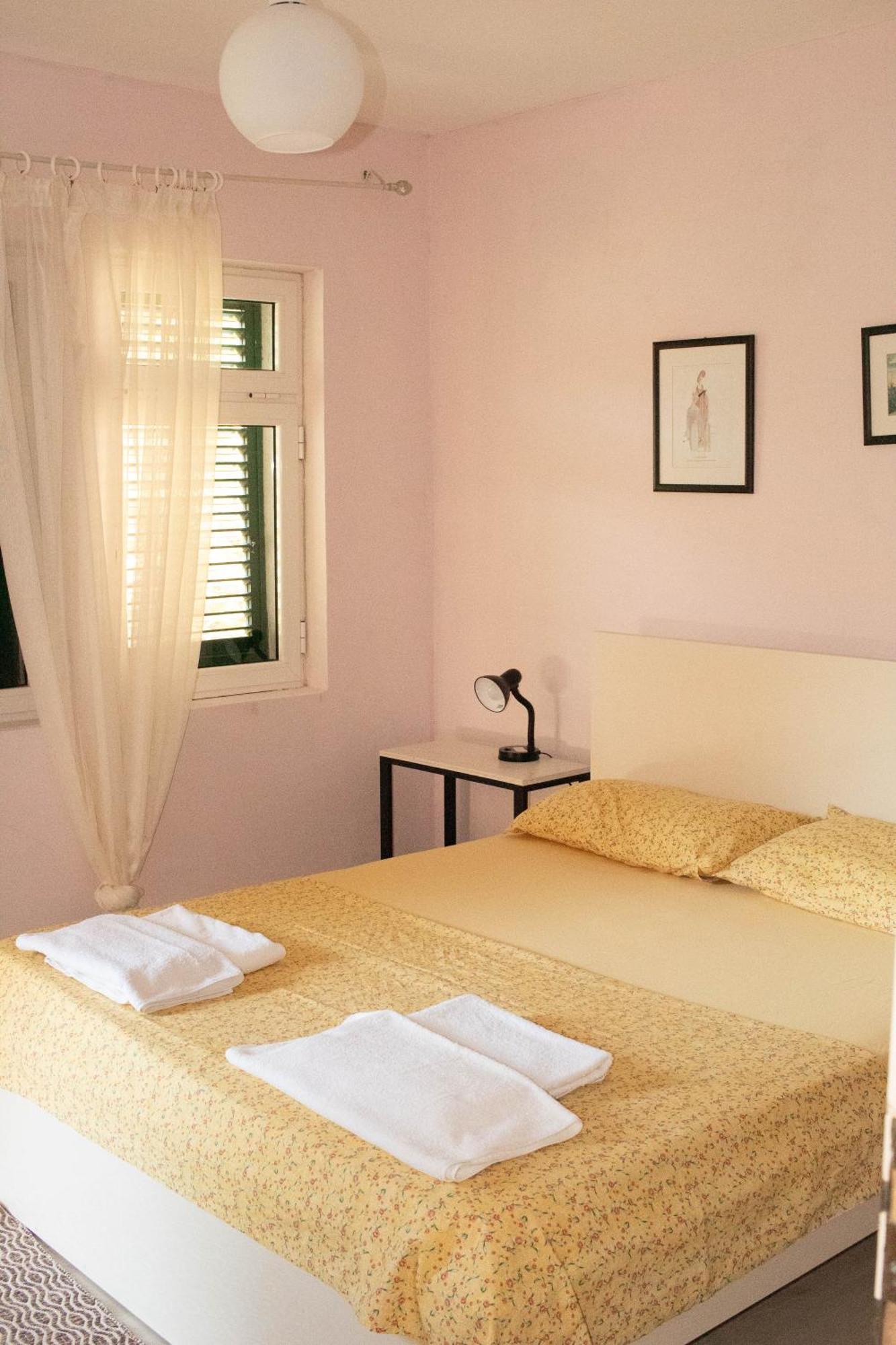Agroturizem Hotel Vila Franceze Koman Esterno foto